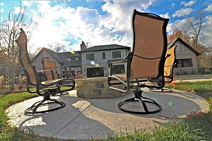 SunSurfacesFL's tweet photo. Rejuvenate your outdoor oasis this spring season with Spray Knockdown Texture for your Patio. We can definitely give you quality workmanship for your concrete. Call us @ (407) 423-3342 and we'll give you a FREE Estimate! #patios #sprayknockdown #outdoors https://t.co/4Ox8nTDox9