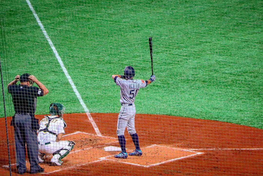 nobu_ykhm's tweet photo. Thank you @MLB @MLBJapan @Mariners @Athletics for giving our hero the opportunity to play in Tokyo.
#dearichiro #MLBOpeningSeries https://t.co/j3nl88bsuK