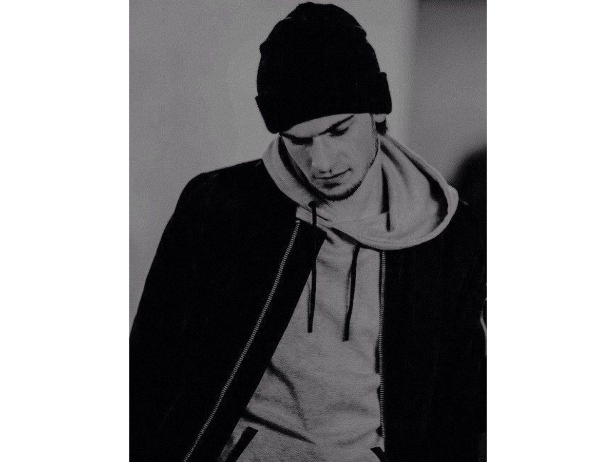 • En el segundo que empiezas a buscar odio, lo encuentras. Y cuando encuentras odio, empiezas a odiar. •