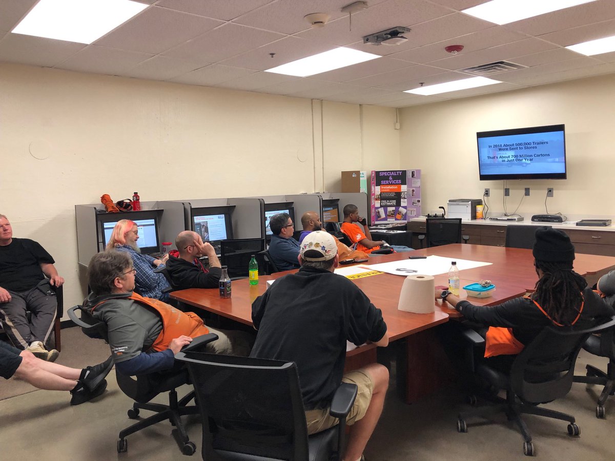 Kimmeye1's tweet photo. SAME PAGE LATE NIGHT WITH THE BEST FREIGHT TEAM IN THE VILLE! ⭐️⭐️⭐️⭐️⭐️⭐️ @thd_young @KevinZ_THD @TBDTHD #PRESTON2.0 #PRESTONROCKS https://t.co/jWxJv4rgvg