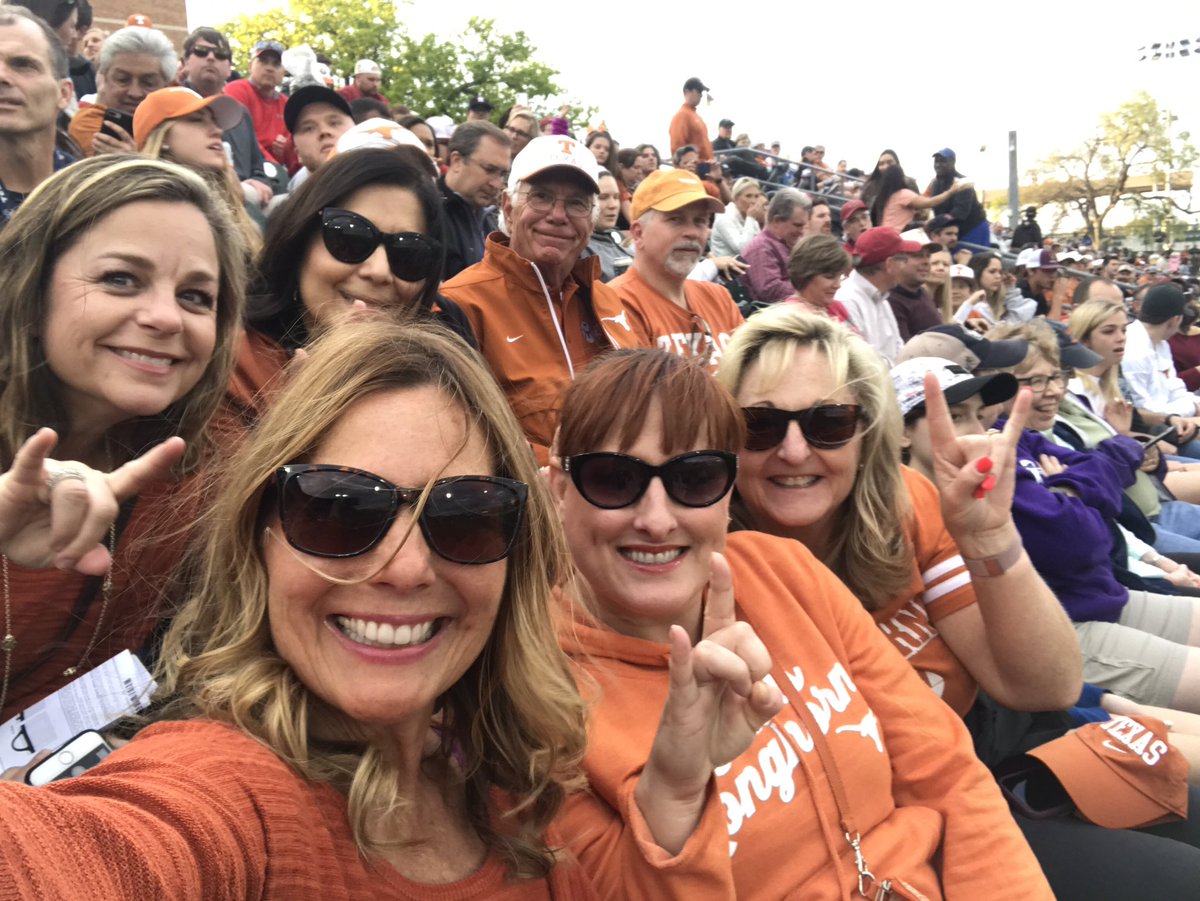 CathiBrasher's tweet photo. Texas Fight!!!! #HookEm https://t.co/1kgTZfmMRT