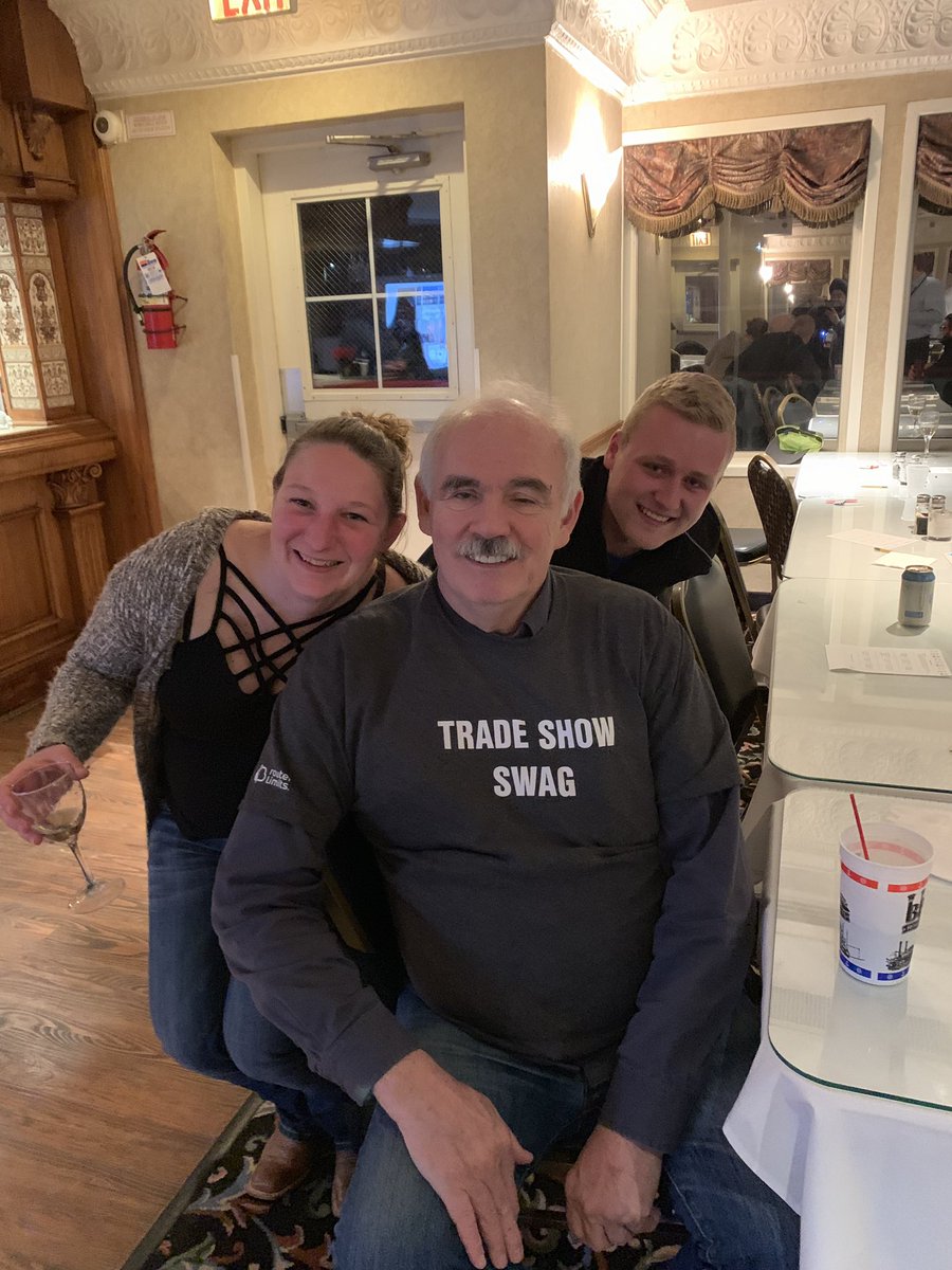 preseem's tweet photo. Eden Recor from Grand County Internet looking cool in the "tradeshow swag". #Vipcruise https://t.co/K5nOryYJzO