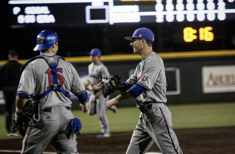 KUBaseball's tweet photo. 1 pitch, 1 out for Nathan Barry. https://t.co/k9ScNCkYoA