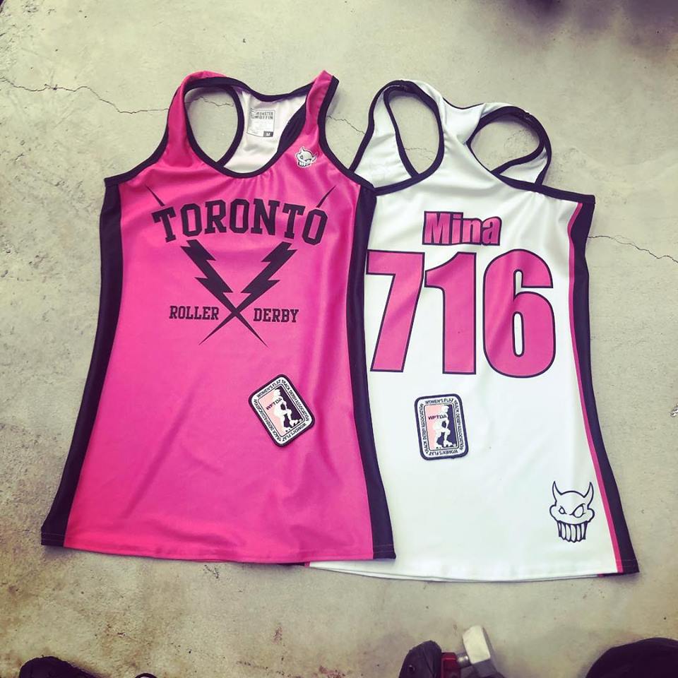CNPowerToRD's tweet image. Everyone's been posting their new game day gear and...well...just LOOK at these shiny new jerseys for our shiny new buds. Big ups to @_MonsterMuffin for making sure we're lookin sharp when we LIGHT. IT. UP. 

#toderby #downtowncanada #rollerderby #derbytwitter #croptoppower