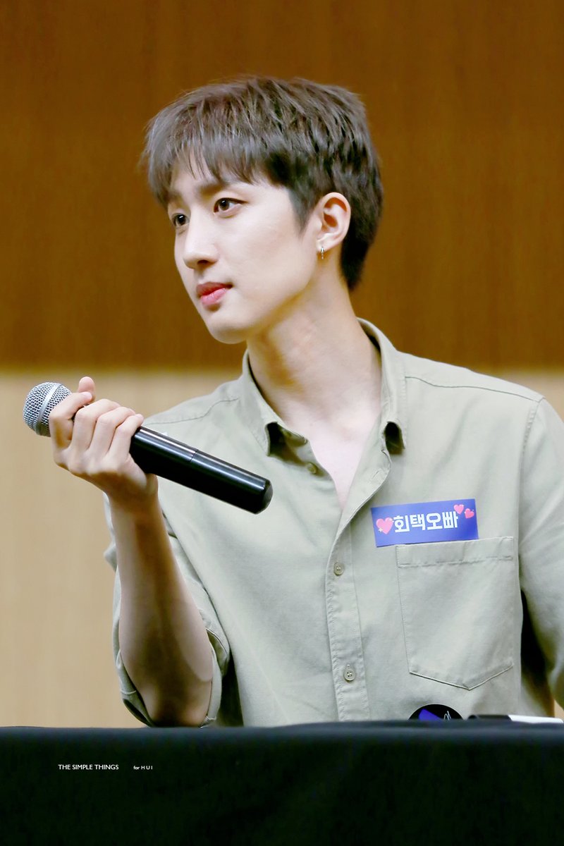 LeeHui_Brasil's tweet photo. 27.07.18 - Hui em fansing com o Triple H em Dangsan
©SimpleThingsHUI
#PENTAGON #펜타곤
#HUI #후이
#RETRO_FUTURE #TRIPLE_H https://t.co/Ywx9rnrdS1
