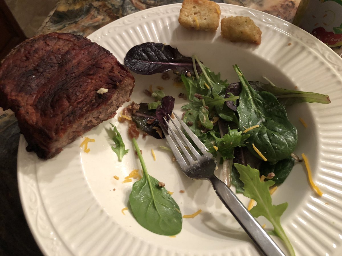 MrsAngelaJolene's tweet image. When people lack the power to control you, they try to control how you (and others) see you.
I feel bad for whomever has to be around this person... Now pls excuse me while I toss this steak that I split with my kid and only eat salad🥗 #NoCroutonsEither #BecauseCarbs 🚫