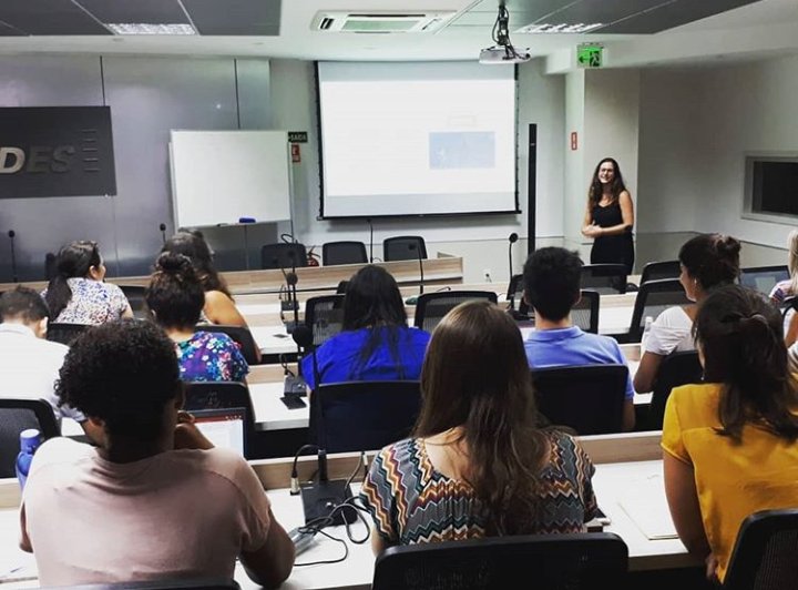 Observ_Findes's tweet photo. #TimeIdeies participa de curso de Webwriting, ministrado por Natalia Goldring, conhecendo as boas práticas, dicas para elaboração de textos eficazes, principais conceitos e aplicações na produção de conteúdo informativo para a mídia digital. #Ideies #ConteúdoDigital https://t.co/H7vUAmrcsk