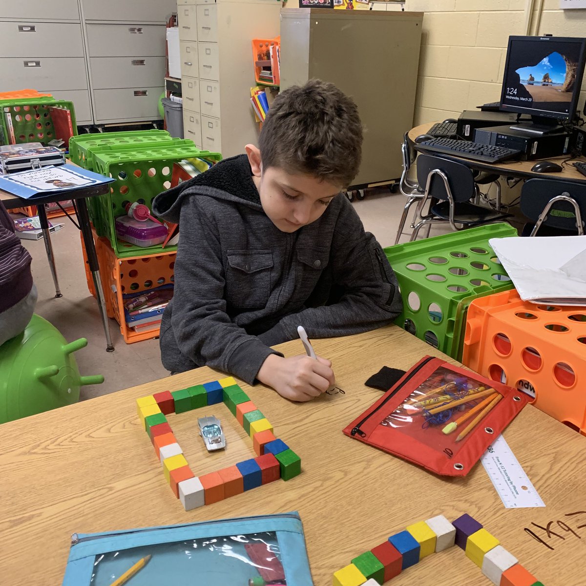 CarolAWilson66's tweet photo. Wilson’s Winners learned about area &amp; perimeter today.  They also designed their own structures based on a given area, then calculated the perimeter.  @STE_Stallions @STE3rdGrade @AnnHaley_RCS  @RCS_STEM  #winning https://t.co/FslS5rGwqp