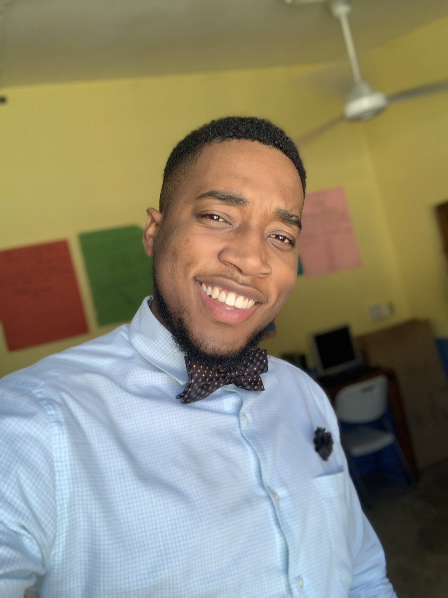 Turned the computer room into a photo room lol #jamaicantwitter #Jamaica #fineblackmen #educatedblackmen #smile #jamaican #BeardGang