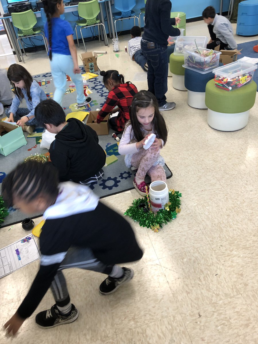 alisoncclements's tweet photo. #leprechauntraps #mylittlebuilders #funwithfirsties #onceyouplanityoucanbuildit #MrsClementsCreators @natasha_nurse @jacquibyrn @nareah43 https://t.co/uS7Hmkgy3X