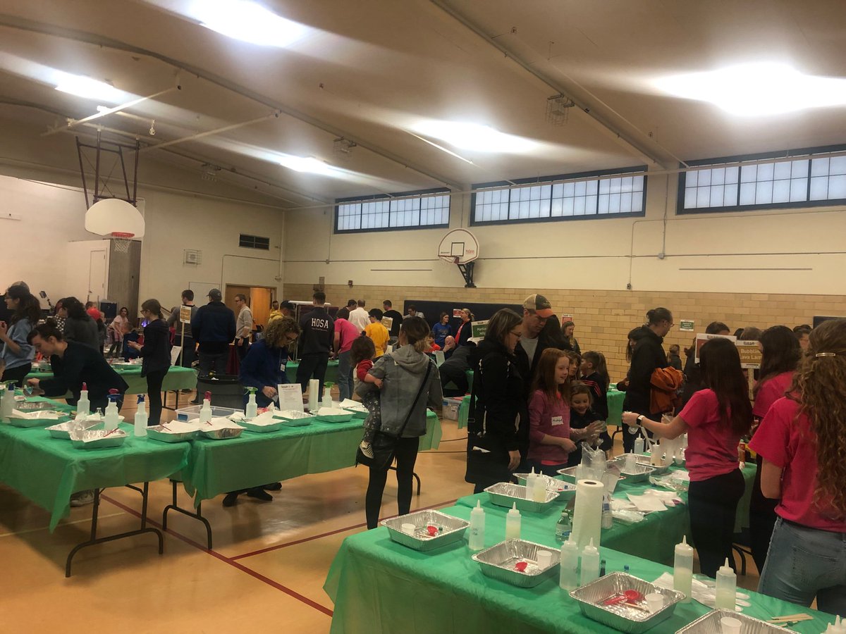 TomCawcutt's tweet photo. Thank You to our PTA and community volunteers for making the Homecroft STEM Night awesome!  Great time with families and students.
#gohomecroft @ISD709News #STEM @NationalPTA #PTAproud

https://t.co/wbsJnb6ajY https://t.co/LLnxMphRnV