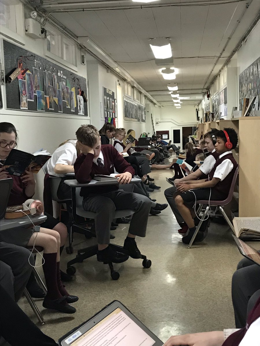 D.E.A.R. (Drop Everything And Read) #dear #dropeverythingandread #readinggroups #wearerundle <a href="/rundleacademy/">Rundle Academy</a>