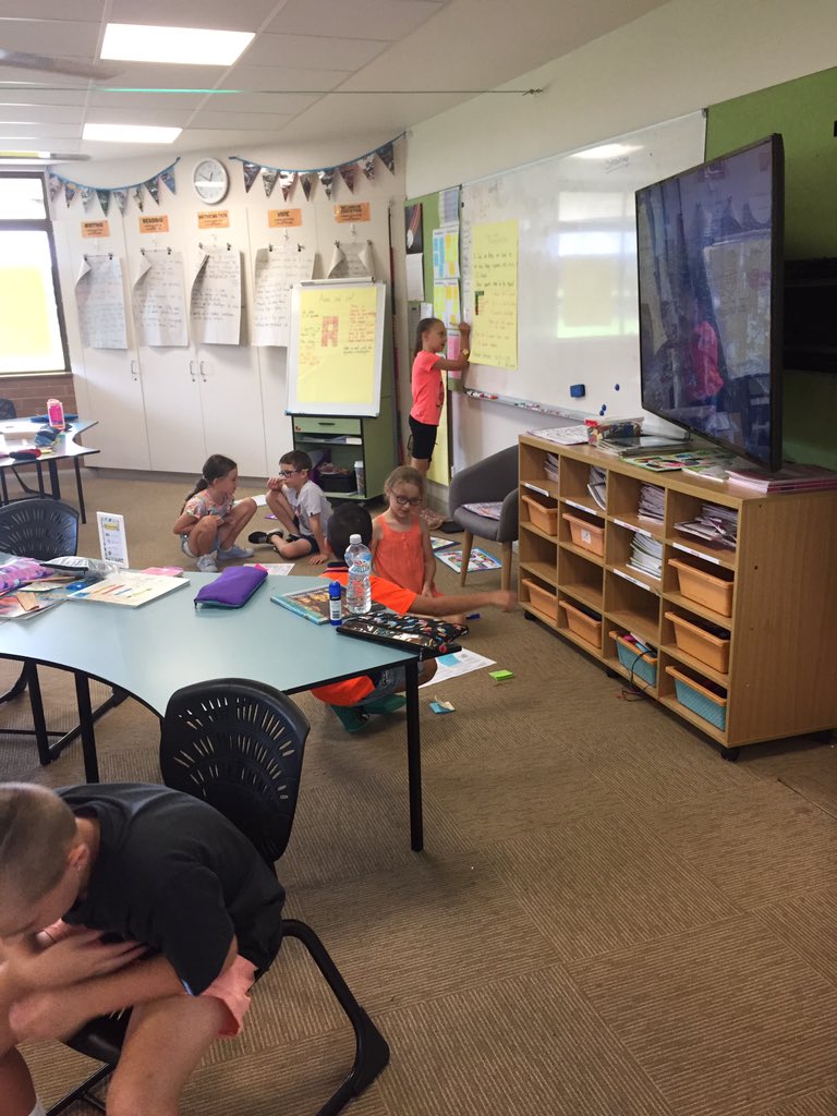 Jane Kaperonis tweet media