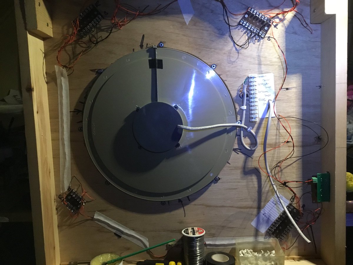 CicelyTmd's tweet photo. 20/03/19 #Steamtown board Turntable (6a)
Created a ring main bus , adding a DCC PTP socket , shortened the TT control cable.
slowly but surely 😉
#CicelyBridgeTMD #HeritageStock #Baseboards #Turntable #Heljan #Ihateelectrics https://t.co/j1sM64sofP