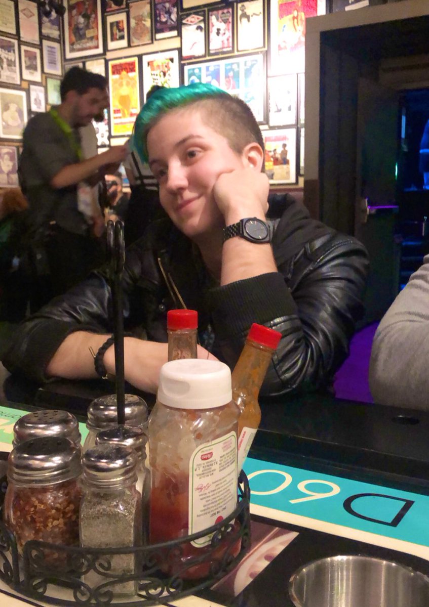 QueenGrumbleBee's tweet photo. The way she looks at Daya #bromance #DNAlounge https://t.co/fVl0otMlzR