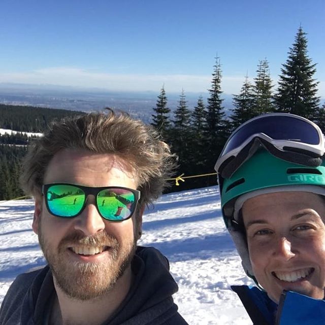 everydaynomads's tweet photo. 0h happy (slushy) days! #iloveslush #snowboard #cypressmountain #feeltheburn https://t.co/Iv8yLwoBYp https://t.co/owNVd6lyBu