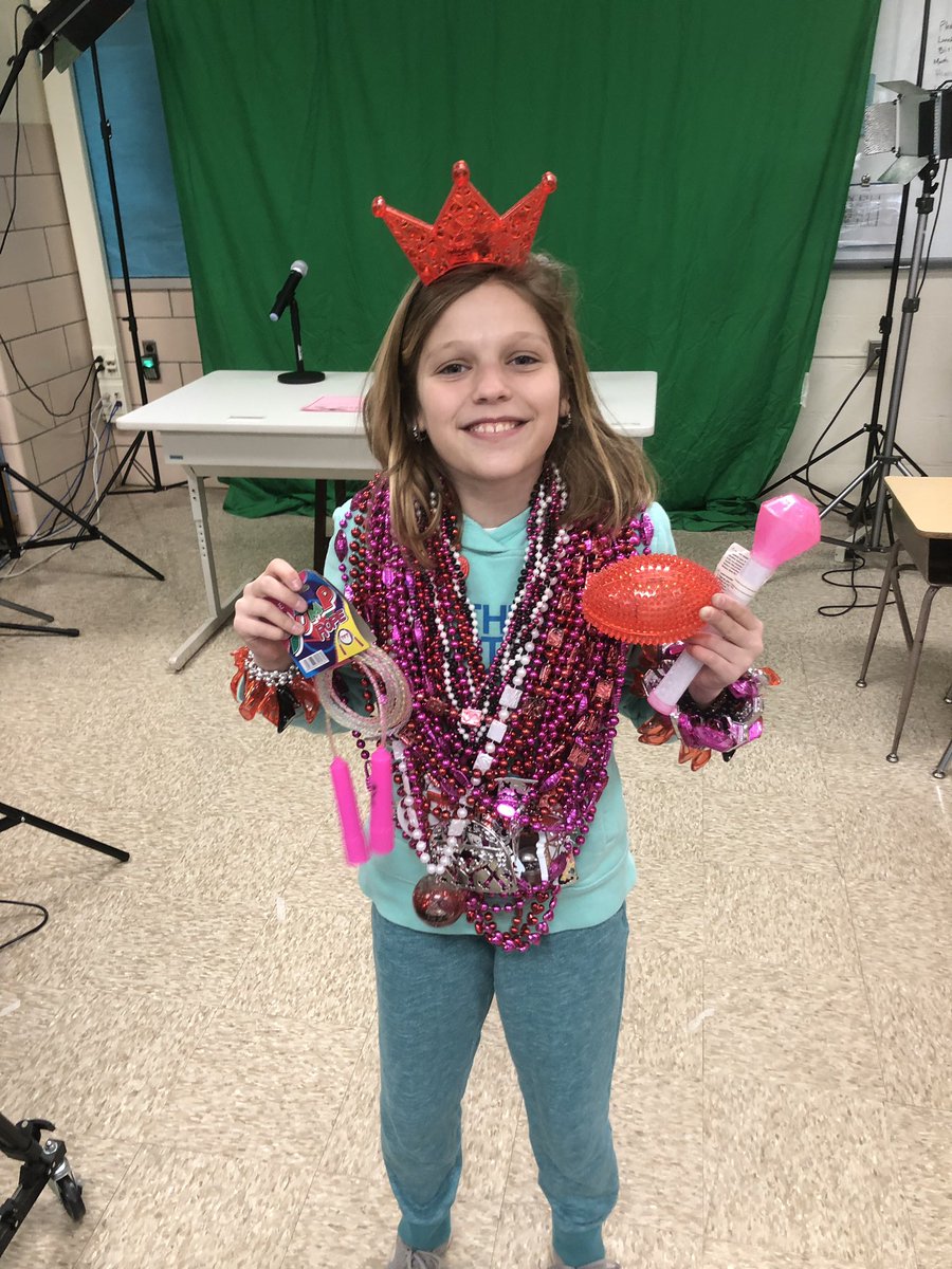 kellprice14's tweet photo. House presidents checking out the new bling we received from New Orleans for our Bluebird Shop. #rcahouses #weigheddown #bling @JMartinPSES @HeidiMillerBCPS @CbyersChristina @BaltCoPS @mrronclark_ @PotSpringEl https://t.co/mV1BBDXThb