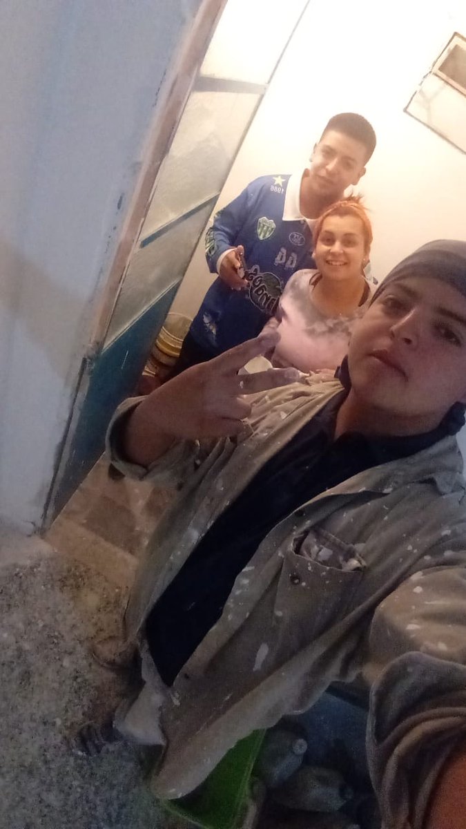 JpMarioSolano's tweet photo. Terminando otro día laborar en el comedor dulce Juana, y con los compañeros dejando la casa unidad básica en óptimas condiciones para este año!

#FernandoConduccion
#VeronicaIntendenta https://t.co/MLMdCuIitC
