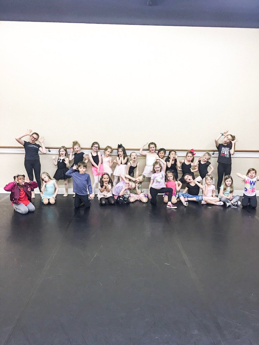 mckinneydstudio's tweet photo. Ballerinas having fun! 💕😜 #McKinneyDanceStudio #TheDanceStudioNetwork #ballet #ballerinas #iloveballet #dance #dancers #dancelife #dancestudiolife https://t.co/VGlVBoTvXe