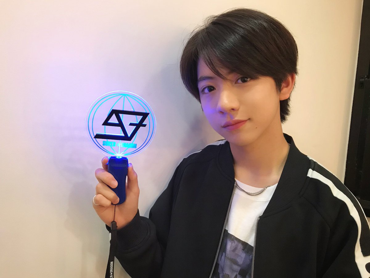 goods] OFFICIAL LIGHT STICK ver.2 ※本公演は、公式グッズ以外の