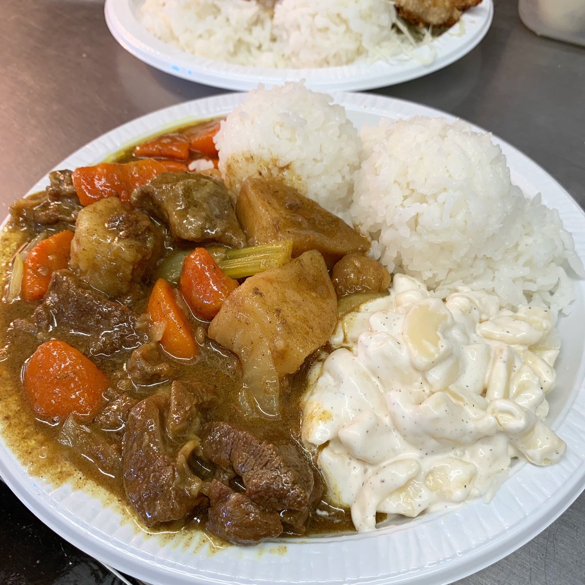 rainbowdrivein's tweet photo. Already thinking about dinner? Try our Curry Stew plate! Itβs one of our specials today at Kapahulu! #rainbowdrivein
.
.
#wednesday #currystew #mahimahi #mixplate #bonelesschicken #gravyallover #locomoco #platelunch #rice #fries #macsalad #kapahulu #hawaii #hawaiisbestkitchens https://t.co/V1IFrE1lKW
