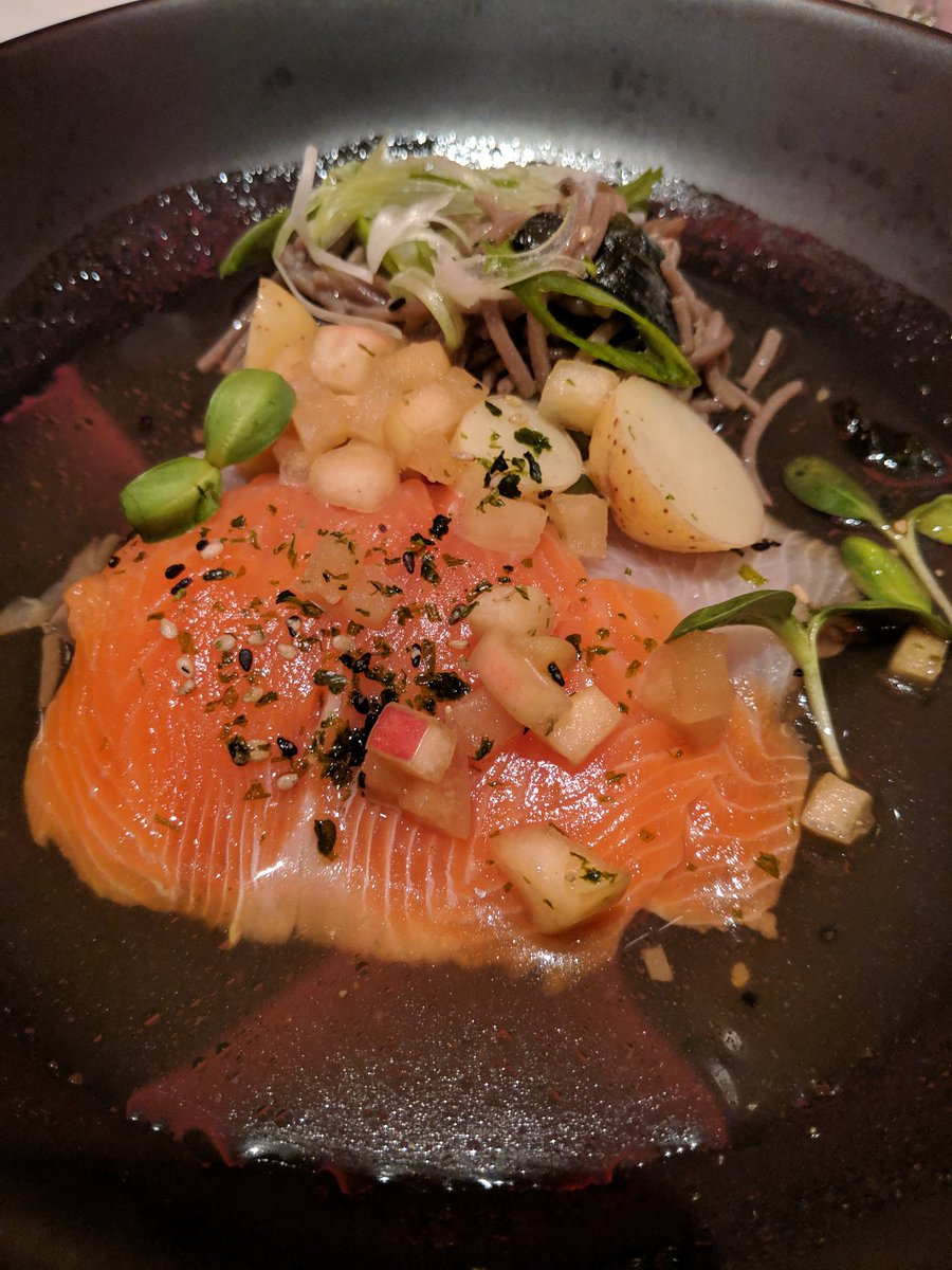 goodlifevan's tweet photo. Beautiful start to our meal #healthychefbc #salmon https://t.co/3tvYAxkCWc