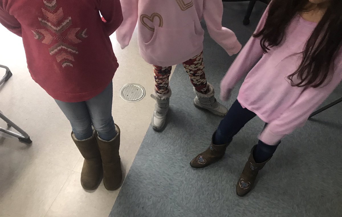 MissMcMannis's tweet photo. Today, we focused on just understanding what it means to categorize. We categorized our footwear ๐๐ข๐ฅฟ
Next up: quadrilaterals ๐ #ReynMath #UnpackingStandards https://t.co/qJgkQfgTcZ