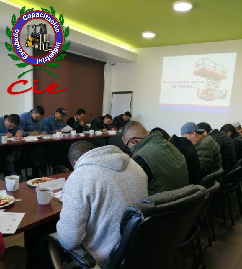 CIECapacitacion's tweet photo. 20/marzo/19 #Curso de #capacitación: Plataformas Elevadoras tipo tijeras 
Empresa Aguacates #Chahena planta #Uruapan #Michoacán
#CapacitaciónCIE #STPS https://t.co/EpUxXCQ2bQ