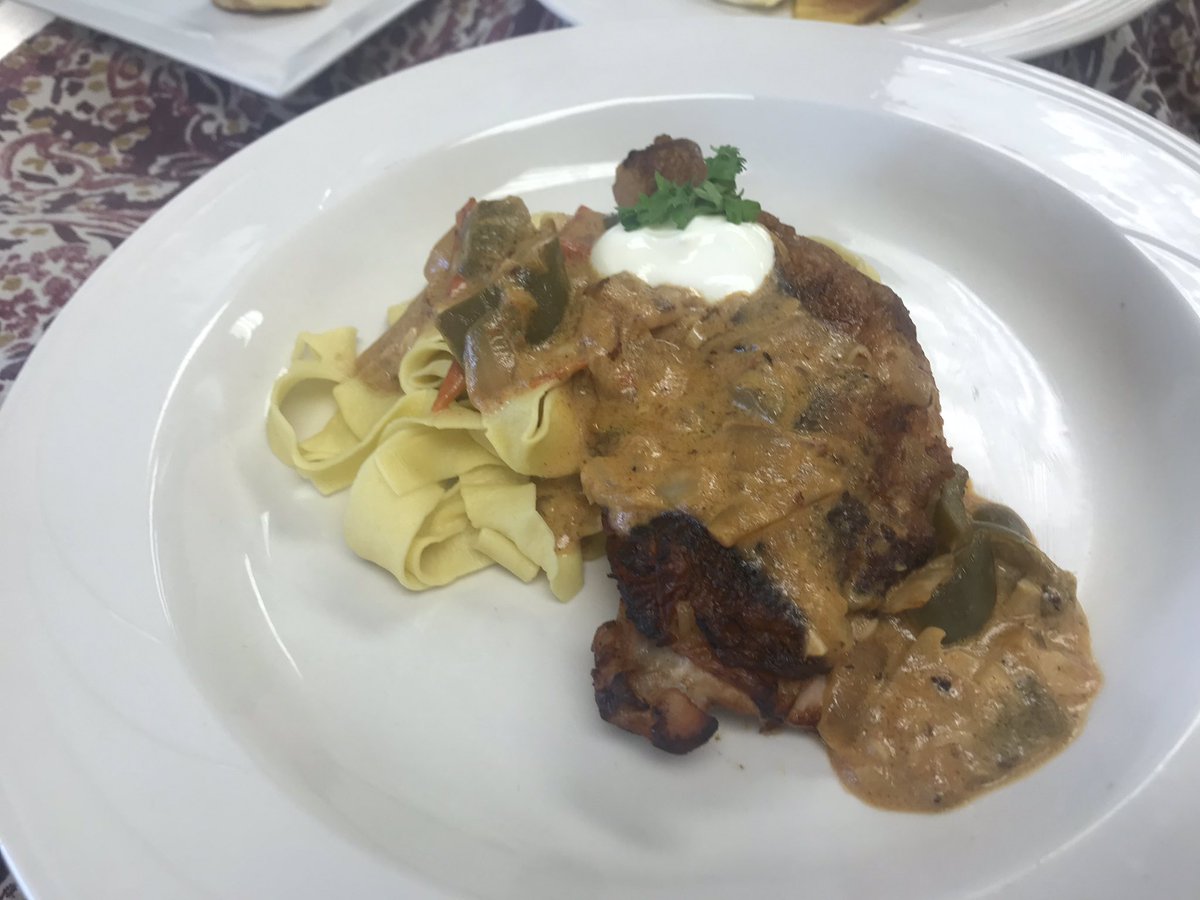 anewc13's tweet photo. Today’s focus was German cuisine. I prepared braised chicken in a paprika sauce containing tomatoes, bell peppers, onion, and lots of garlic. Definitely a recipe I will have to make again! #cul285 https://t.co/oIpfoW7KBs