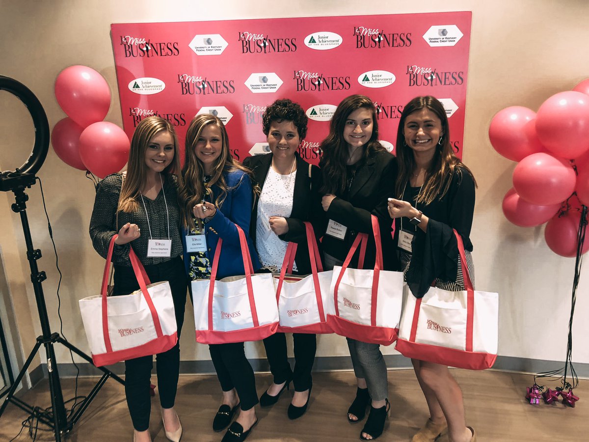 JctcDECA's tweet photo. DECA girlies representing Jessamine County DECA well today at JA Miss Business !! #JAmissbusiness2019 https://t.co/vomYd6NsnX