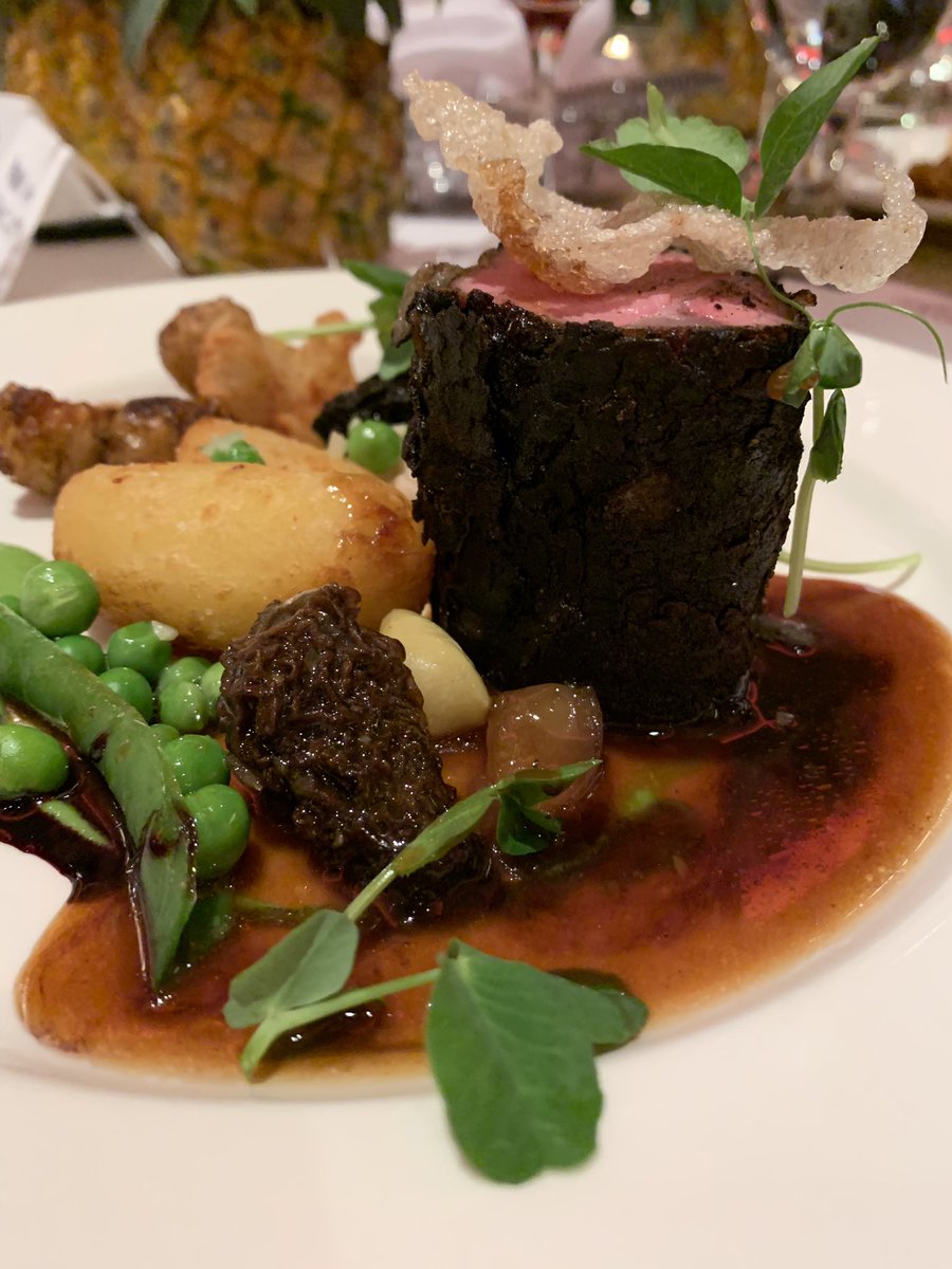 MaryinVancity's tweet photo. The @HyattVancouver has outdone itself at #BCHC19 this year #HealthyChefBC @BCProduceBC https://t.co/5JdQf0rWwp