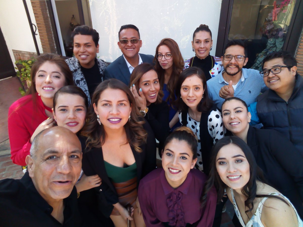 Efpalacios's tweet photo. "La #marca más importante al #vestir, es la marca personal" Agradezco al team de @FullShotMx @Fidelon @Moni_sh @AntonioRngl su tiempo, su atención, y sobretodo su amistad. Su visita a las instalaciones de @innardi nos deja gran aprendizaje. https://t.co/FVJn0x2Tei