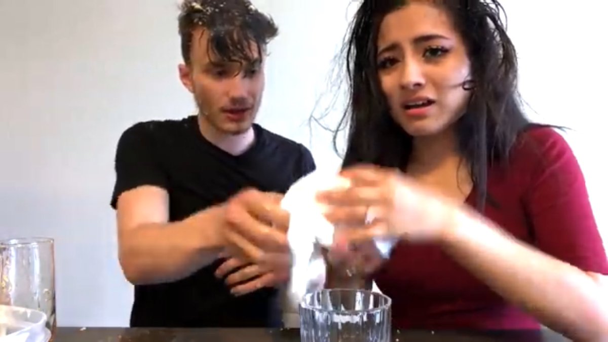 xunknown__godx's tweet photo. @Daisyy_Michelle #itsburning yikes daisy 😂😂 nice video btw 😂🙌🏼 https://t.co/NtUxjqP3hE