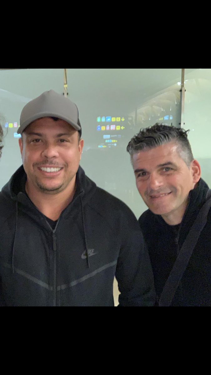 INDOORSHOW's tweet photo. Ronaldo, un monstruo como jugador, y un recontra Crack como persona, gracias por tanta humildad 👏👏👏👏👏 https://t.co/LOllKeUiUN