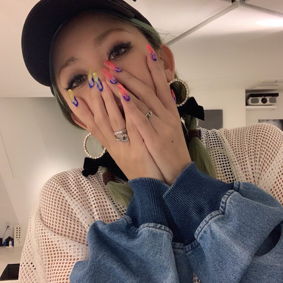 Reiwa_Yummy's tweet photo. 【insta】 New Nail💅 最近デニムばっか着てるから デニムや古着に合いそうなネイルにしてみた! 久々に攻めネイル! #ネイル #new #nail #インスタ映え #beauty #お洒落 #倖田來未 #kodakumi #DNATOUR2018 #live #dvd #bluray #発売日中 #みんなからの… https://t.co/Omkmq7BHUy https://t.co/yIylEib9fB