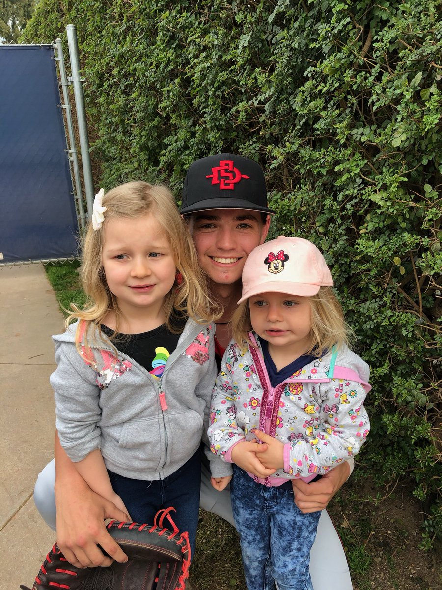 RawsonCody's tweet photo. Minnie Mouse is kind of a big deal to us❤️ #Family https://t.co/ylmoqJxDR0