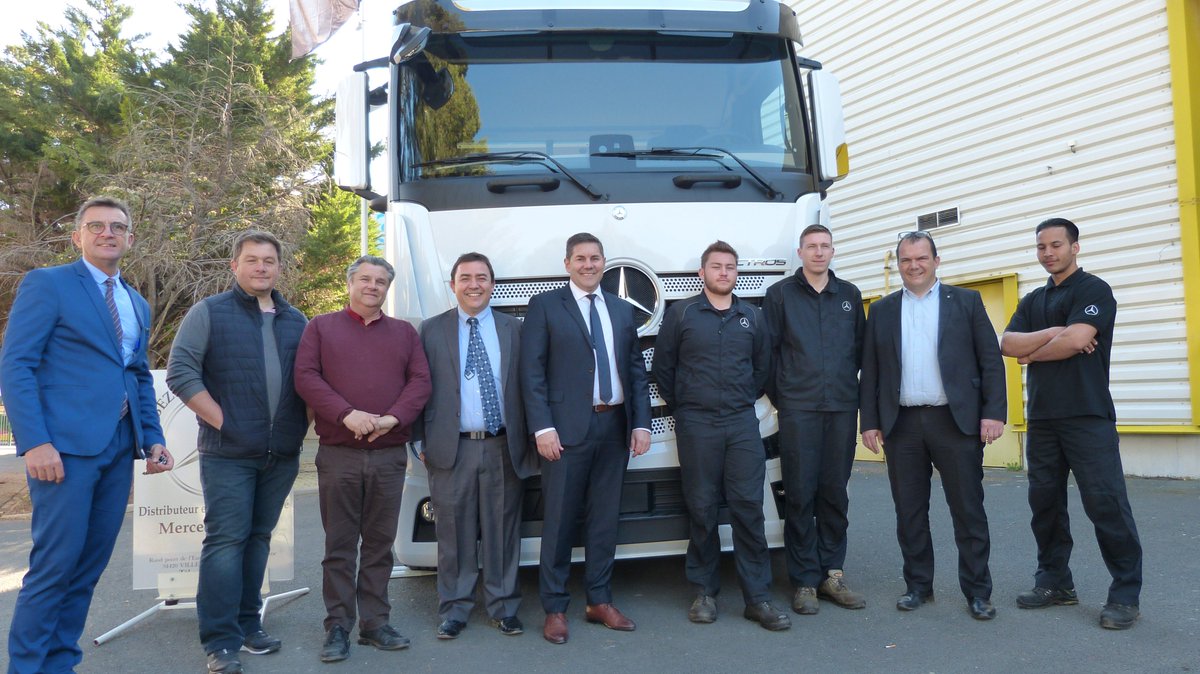 CCIHerault's tweet photo. Journée des Métiers de l’Automobile en partenariat avec les pro de l'#Auto Venez rencontrer le Groupe LG automobiles #Béziers #Mercedes #SSAM #ANFA #SudFormation #JMA https://t.co/mMV9Wfi9io
