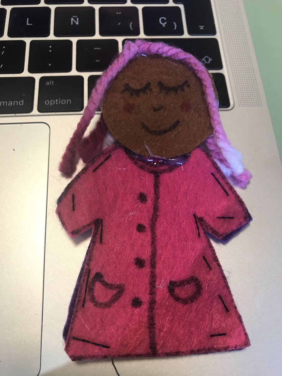 imsolano's tweet photo. Mis alumnas de #mmtic2 no dejan de sorprenderme. Hoy en la asamblea han tratado el tema del racismo y la discriminacion racial, y aprovechando que hoy es #diadelamarioneta nos han regalado una marioneta preciosa. ¡Bravo @mapemaestras! https://t.co/P79lMqkvl2