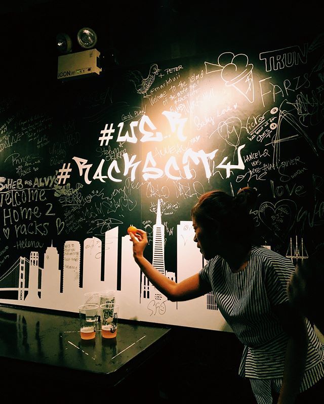 rackshk's tweet photo. Sink ‘em
#WeR #RacksCity
.
.
.
.
.
.
.
.
.
.
.
#rackscity #thursday #mood #preweekend #preweekend #hongkong #hk #goodtimes #bar #hiphop #party #goodvibes #fun #drinks #lkf #drink #beerpong #buckets https://t.co/38fFlaUFuI https://t.co/gPlCMzLT9s
