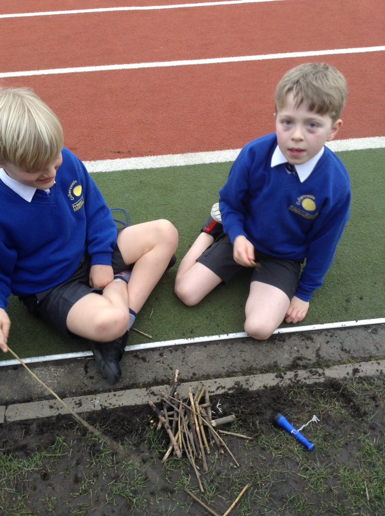 CPS_CClub's tweet image. At last we&apos;ve arrived to the Twitter party!! Here&apos;s a little snapshot of last nights fun celebrating International Day of Happiness and the UN&apos;s French Language Day 😊