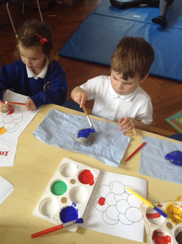 CPS_CClub's tweet image. At last we&apos;ve arrived to the Twitter party!! Here&apos;s a little snapshot of last nights fun celebrating International Day of Happiness and the UN&apos;s French Language Day 😊