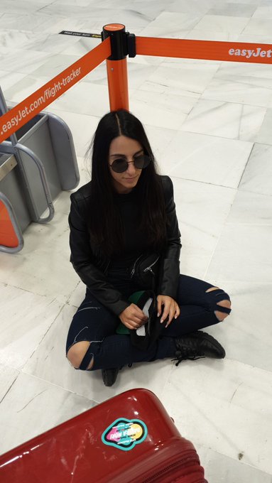 Good morning! Check in desk is sleeping #waiting #humpaday https://t.co/yw03YkRctH<a href="/tag/waiting"class="tags">#waiting</a><a href="/tag/humpaday"class="tags"><span>#humpaday</span></a>