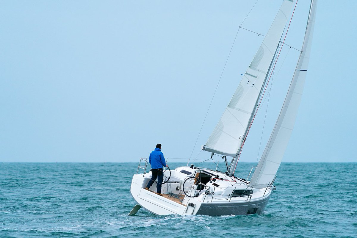 BENETEAU_France's tweet photo. Appreciate the very first pictures of the Oceanis 30.1 sailing. 

So, what do you think?

Embark here: https://t.co/G5DiJNxKmx https://t.co/joIXoxZejv