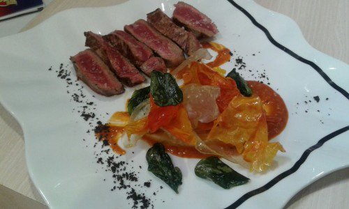 Llegó la Primavera!! Bistro Rump Steak de cebón, ensalada de cristal y salsa brava de mar carnivorosgourmet.es/ver_recetas_se… #recetas #gastronomía de <a href="/RubenCordpaz/">Rubén Cordero</a>
