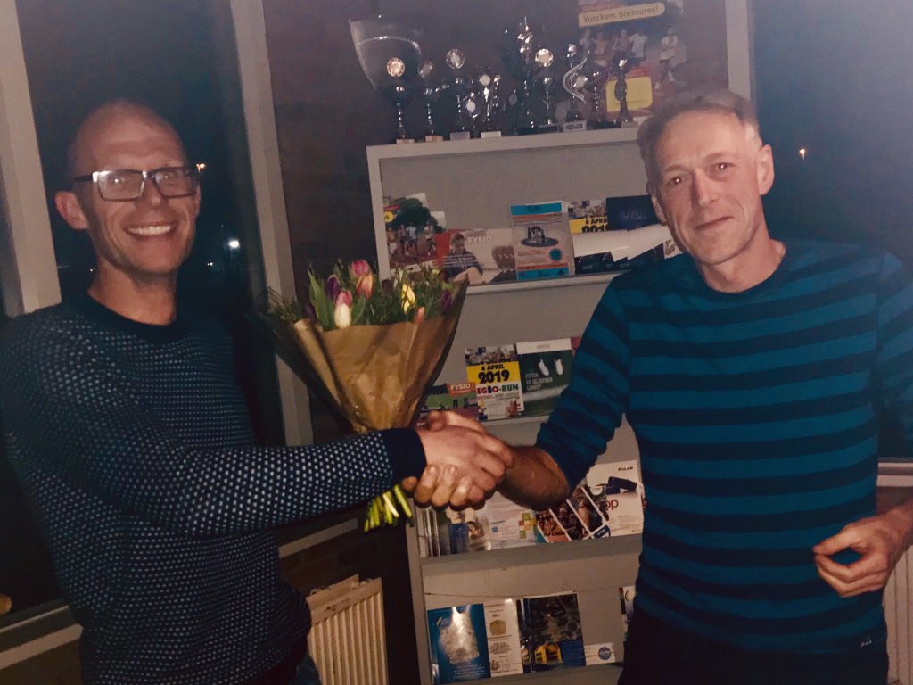 GVAVTriathlon's tweet image. Tijdens de ALV van @GVAVTriathlon zijn een drietal leden verrast en gewaardeerd voor hun inzet voor de vereniging. Jeroen van der Vlist en Jacob Veenstra zijn benoemd tot Lid van Verdienste en even later is Marcel ten Wolde benoemd tot Erelid. Van harte gefeliciteerd!