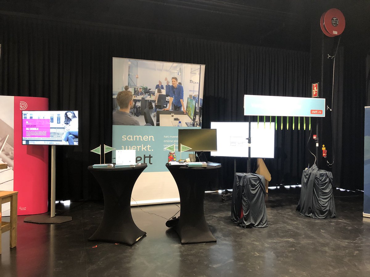 SamenWerktMett's tweet photo. Vanuit Mett zijn we weer aanwezig op het congres Intranet &amp; Digital Workplace. Kom je even langs bij onze stand? Kennis over intranet, participatie en communties is ruim aanwezig. En een gaaf uitdagend spel. 😀Doe je mee? #winnen #congresintranet @entopic https://t.co/n6sVzLpDZI