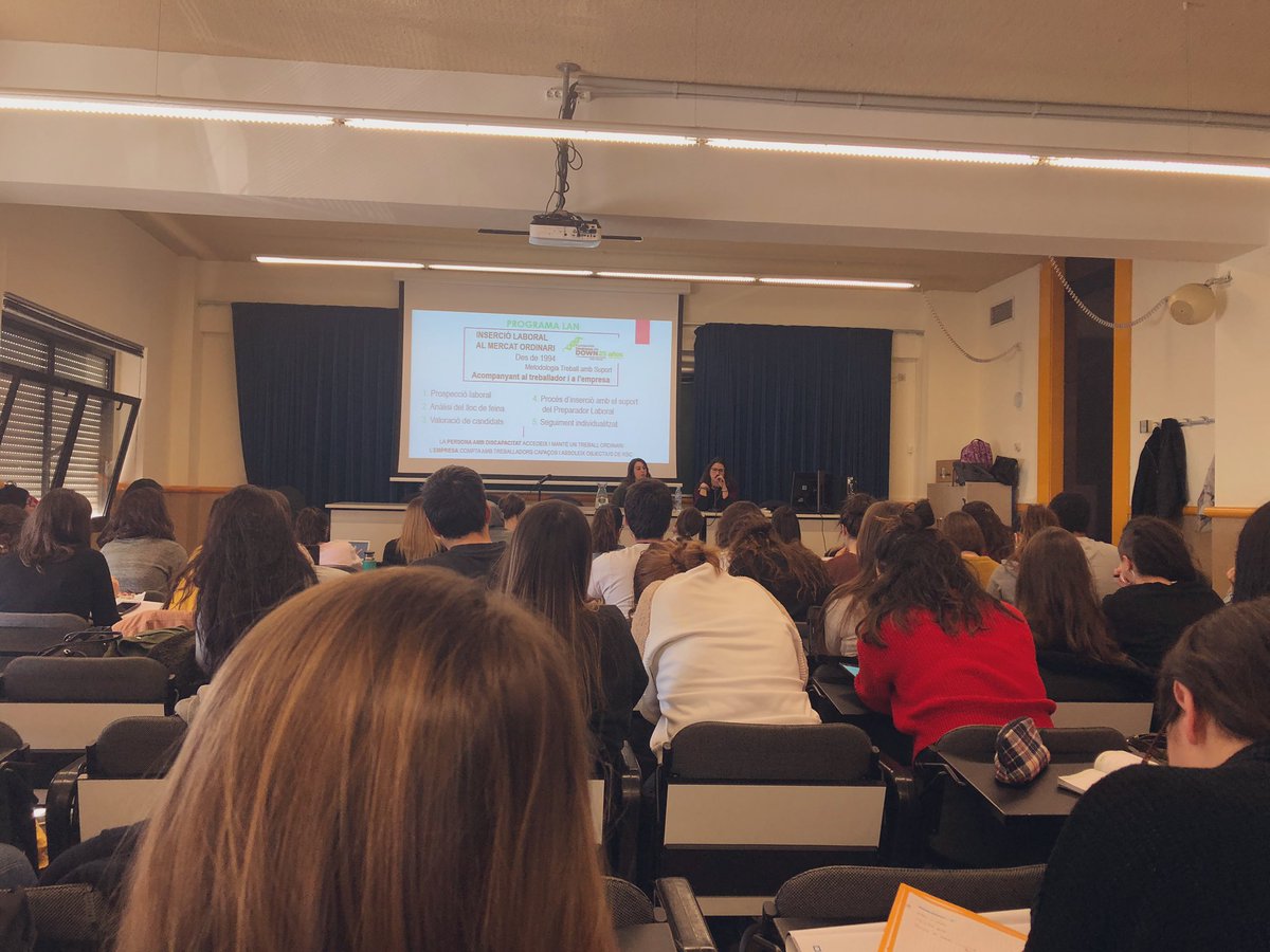 AnnaFontCuros's tweet photo. Taula rodona amb professionals de l’Inserció professional. #ub #inserció https://t.co/c1rFEfXy2u