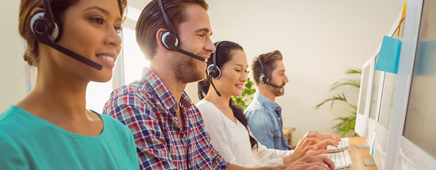Mitel's tweet photo. Integrating #AI into a #ContactCentre enables agents to focus on resolving complex queries and respond more quickly to customers. Discover more: https://t.co/KqQ24HdaBy https://t.co/HqrVYZqRkU