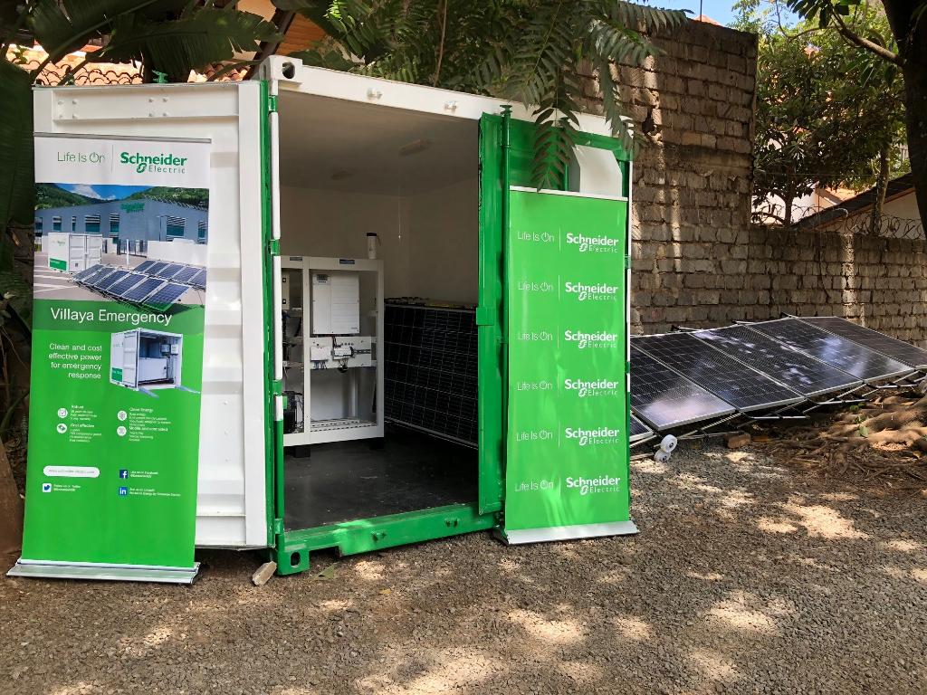 SchneiderA2E's tweet photo. #EnergyForEmergency
@SchneiderElec created the surprise in Nairobi, during Kenya’s 2019 #OnePlanetSummit with its disruptive industrial-class transportable solar genset solution, featuring EXOrac retractable solar racking technology and sodium-based batteries.
@PWRstation https://t.co/5MEnBxooW5