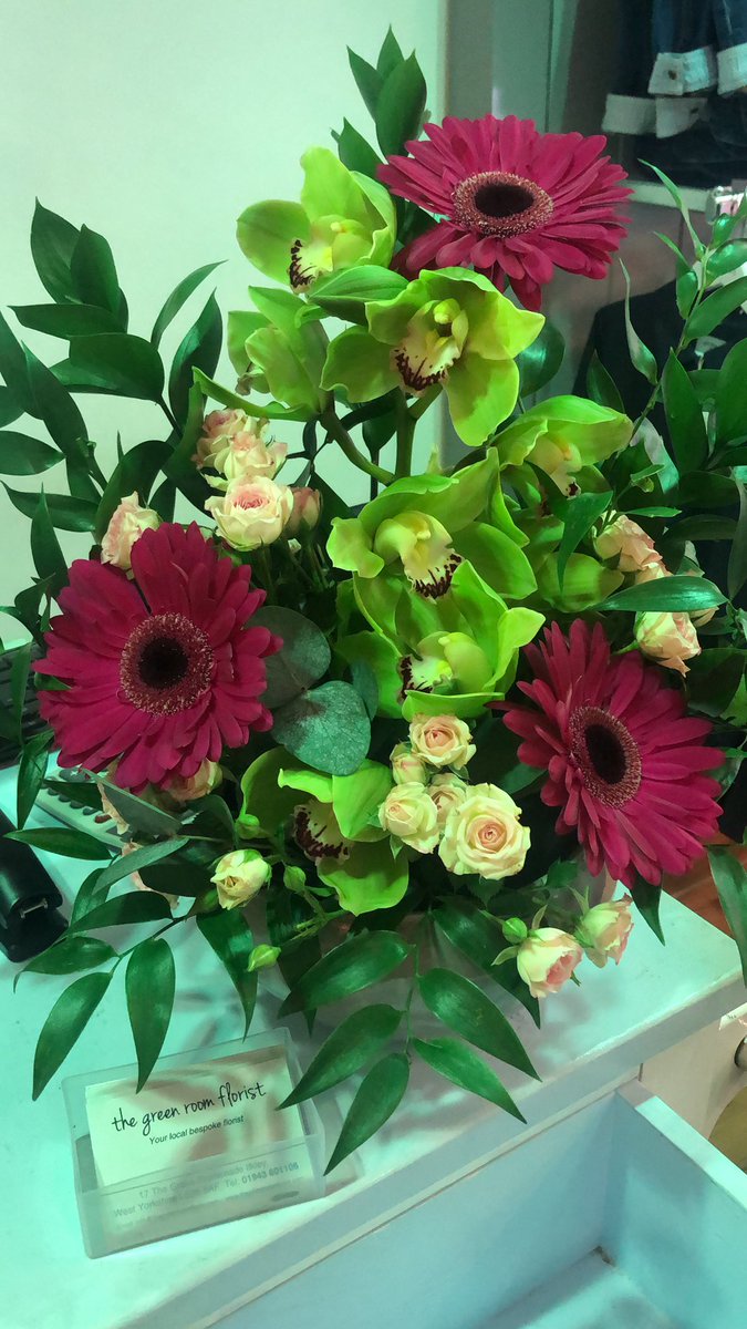 Thank you <a href="/Thegreenroomben/">The Green Room</a> for the most stunning arrangement of flowers to look beautiful on our till point! What talented ladies we have just next door 💐🤗 #spring #localbusiness #ilkley #joules #flowers